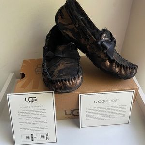 UGG Dakota Metallic Camo Sz 5